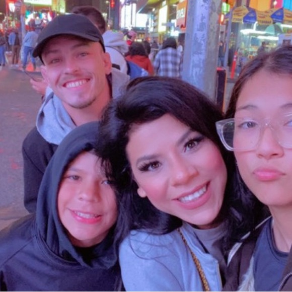 I'm LIVE! LUX ONLY! liked to be notified when I'm live! - Picture 6 of 9